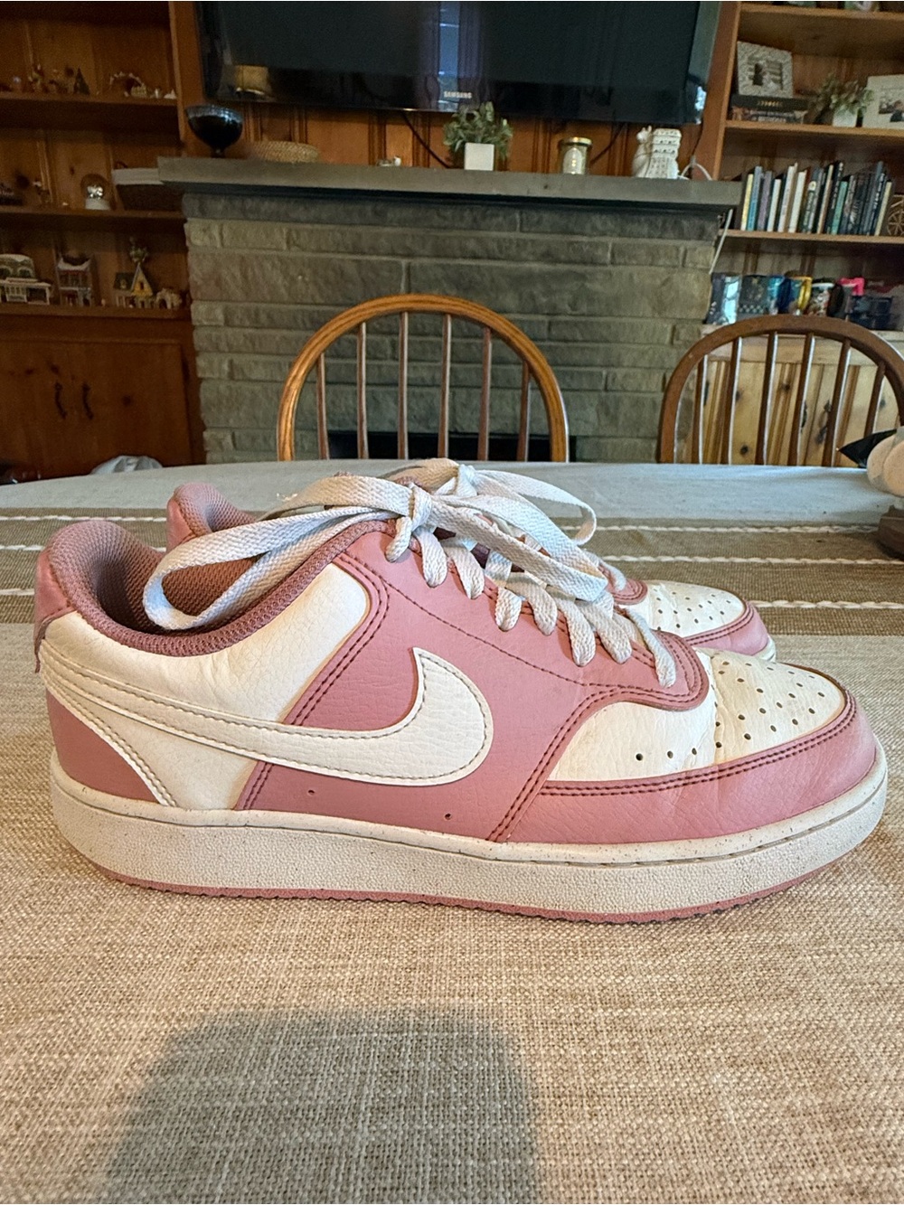 Nike Women's Low-Top Sneakers in Pink and White